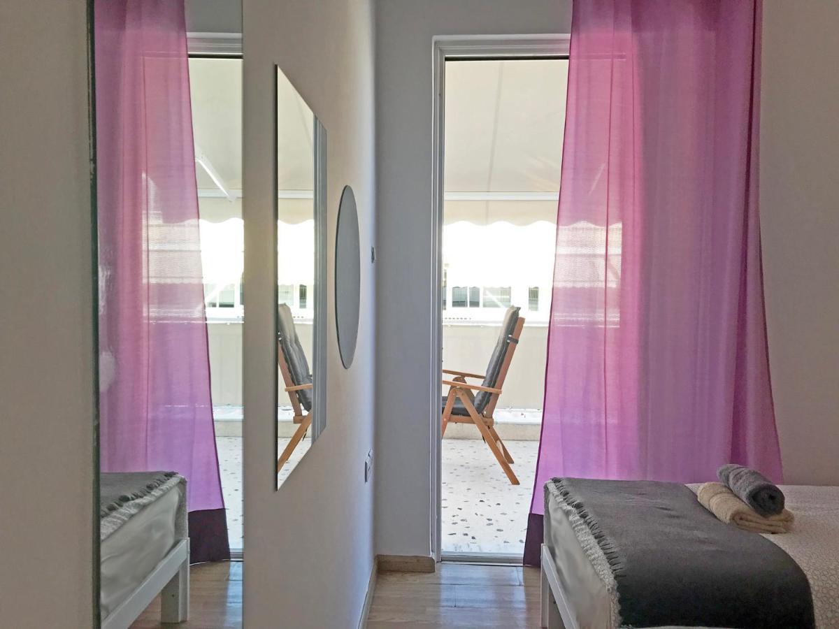 By Foot: Perfect Flat With Terrace Appartement Athènes
